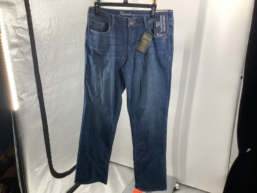 Natural Reflections Women's Jeans, 8, Appears New - Lot 440