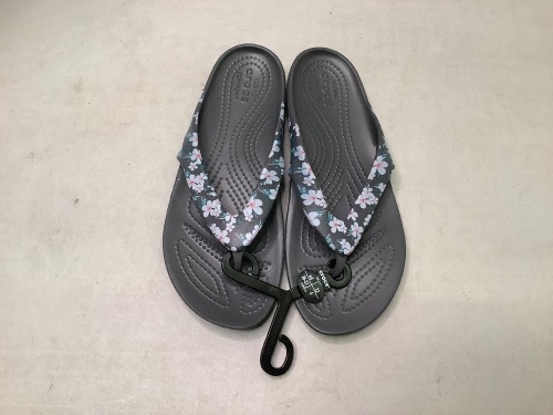 Crocs, Women's Sandals, 6, Appears New - Lot 490
