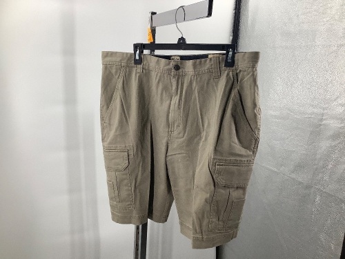 Red Head Men's Shorts, 38, Appears New - Lot 496