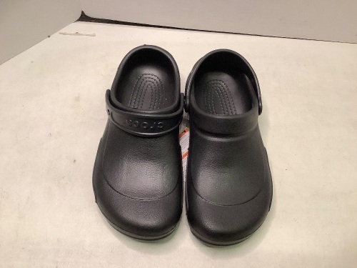 Crocs, Men's 8, Appears New - Lot 527