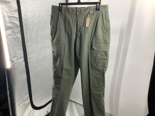Red Head Men's Pants, 43x32, Appears New - Lot 528