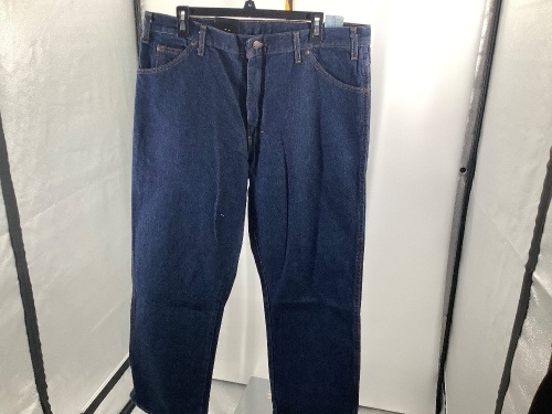 Dickies Men's Jeans, 38x29, Appears New - Lot 571