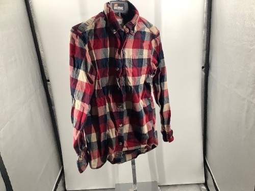Red Head Men's Flannel, Small, Appears New - Lot 581
