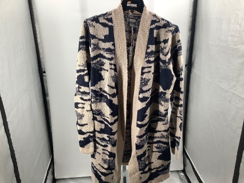 Natural Reflections Camo Cardigan, Large, Appears New - Lot 586
