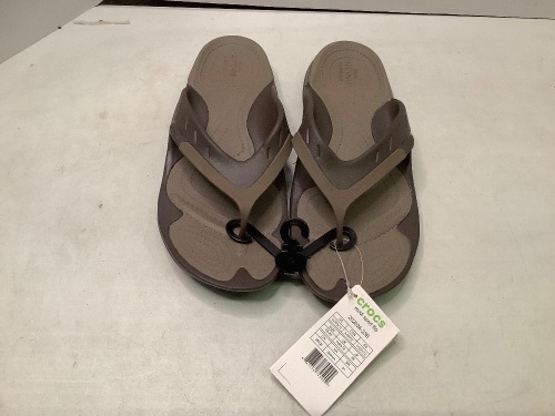 Crocs, Men's 10, Appears New - Lot 668