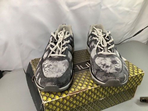 HUK Attack Shoes, 8.5, Ecommerce Return - Lot 756