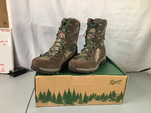 Danner Women's Wayfinder Boots, 10, Appears New - Lot 793