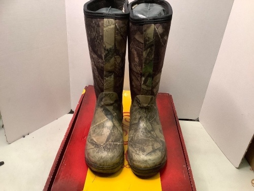 SHE Insulated Rubber Boots, 9, Ecommerce Return - Lot 815
