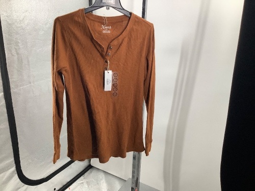 Natural Reflections Women's Long Sleeve Shirt, Large, Appears New - Lot 905