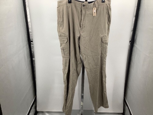 Red Head Men's Pants, 42x34, Appears New - Lot 953