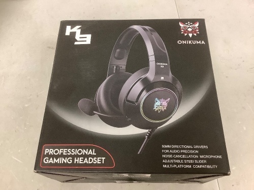 Professional Gaming Headset, Powers Up, Appears New - Lot 173