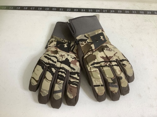 Men's UnderArmour Gloves, M, Security Tag Attached, E-Commerce Return - Lot 218