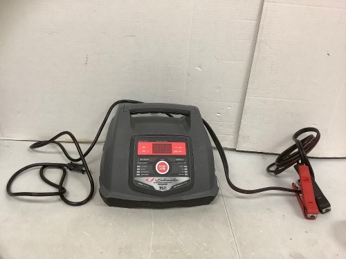 Auto Battery Charger, Powers Up, E-Commerce Return - Lot 267