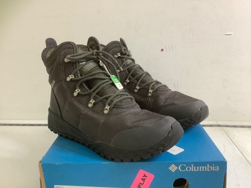 Men's Columbia Boots, 9.5, Appears New - Lot 381