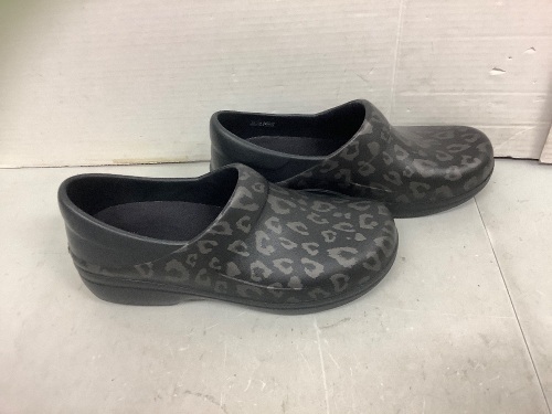 Women's Crocs, 10, New - Lot 573