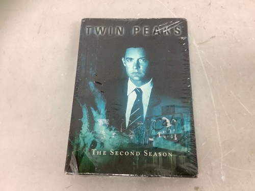 Twin Peaks Season 2 DVD Set, New - Lot 723