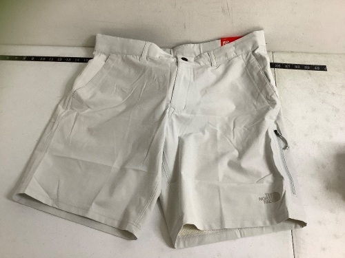 Men's North Face Shorts, 36, Appears New - Lot 795