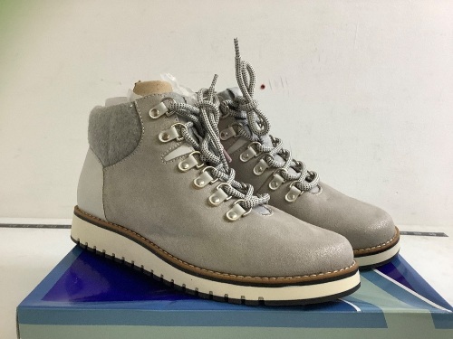 Women's White Mountain Boots, 8.5M, E-Commerce Return - Lot 929