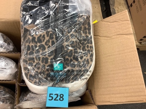 Women's Kasandra Slip-On Canvas Sneakers - Lot 528