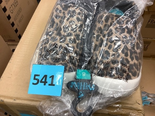 Women's Kasandra Slip-On Canvas Sneakers - Lot 541