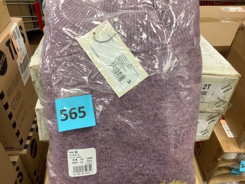 Women's Pull-over Sweater - Lot 565