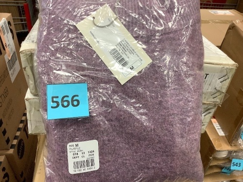 Women's Pull-over Sweater - Lot 566