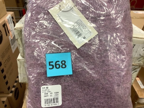 Women's Pull-over Sweater - Lot 568