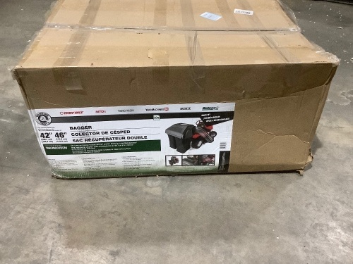 Riding Mower Bagger, 6.5 Bu Capacity, Polyester  - Lot 394