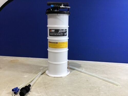EWK 6.5L Pneumatic Manual Oil Extractor Pump Vacuum Oil Changer for Automobile Fluids Evacuation - Lot 1002