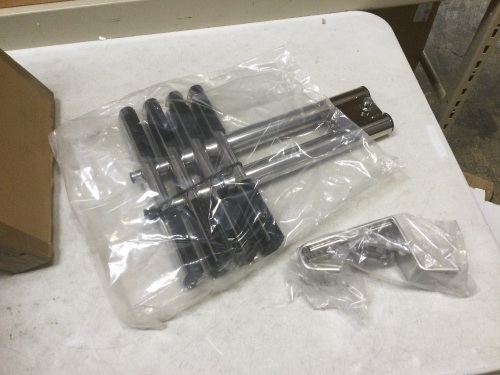 4-Step Stainless Steel Telescoping Boat Ladder. Appears New - Lot 432