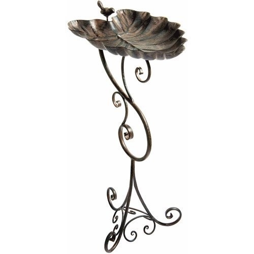 Gardman Ornate Leaf Pedestal Bird Bath - Appears New - Lot 691
