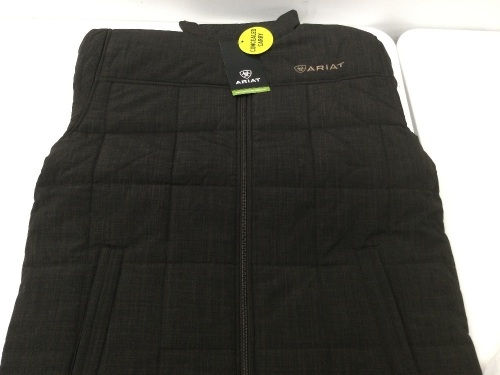 ARIAT MEN'S CRIUS ZIP FRONT VEST,NEW  - Lot 208