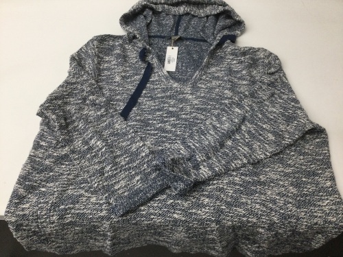 NATURAL REFLECTION SWEATER WITH HOODIE - Lot 365