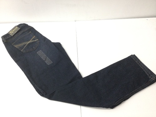 Natural Reflections Classic Fit Straight Leg Jeans for Ladies,NEW - Lot 398