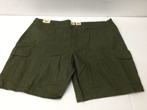 Red Head Green Cargo Shorts, New - Lot 654
