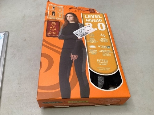 SHE Women's Baselayer Pants, Medium, Appears New - Lot 117