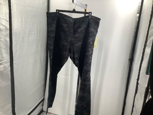 Natural Reflections Knit Leggings, XXL, Appears New - Lot 283