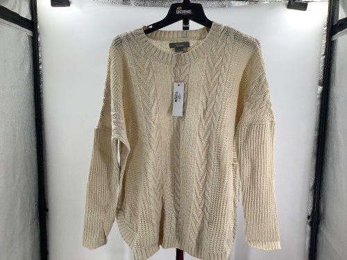 Natural Reflections Cable Pullover, Medium, Appears New - Lot 286