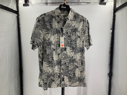 Red Head Short Sleeve Shirt, Medium, Appears New - Lot 295