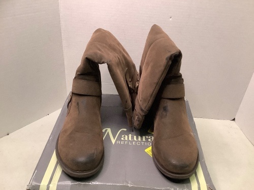 Natural Reflections Women's Boots, 9, Appears New - Lot 395
