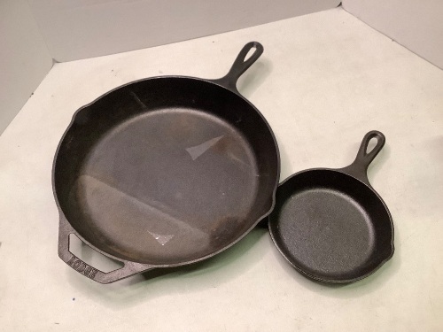 Lot of (2) Iron Skillet, Ecommerce Return - Lot 424