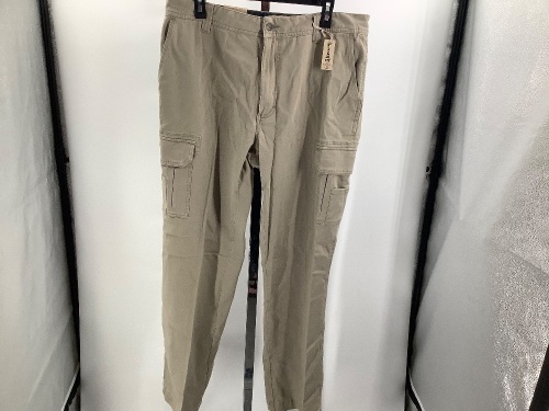 Red Head Men's Pants 36x32, Appears New - Lot 452