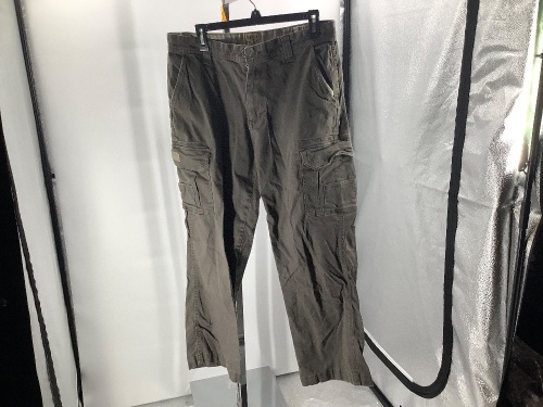 Red Head Men's Pants, 33x30, Appears New - Lot 595
