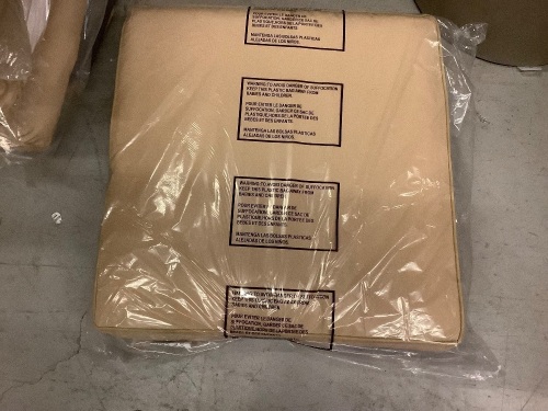 Lot of (5) Outdoor Cushions, Ecommerce Return - Lot 779