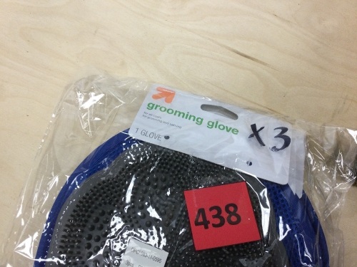 Pet Grooming Glove, Set of 3, Appears New - Lot 438