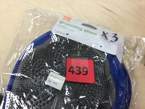 Pet Grooming Glove, Set of 3, Appears New - Lot 439