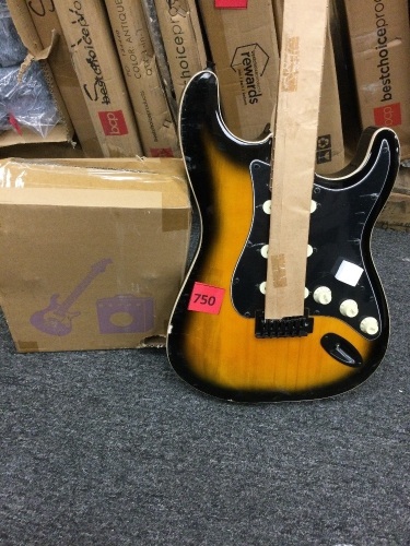 Electric Guitar w/ Amp - Lot 750