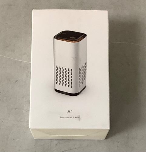Portable Air Purifier - Lot 1700
