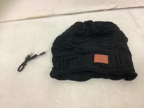 Beanie w/ Built in Speaker, Appears New - Lot 120