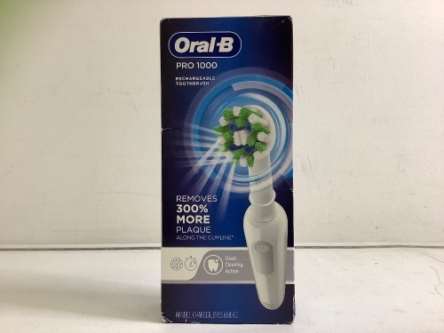 Oral-B Rechargeable Toothbrush, New - Lot 157